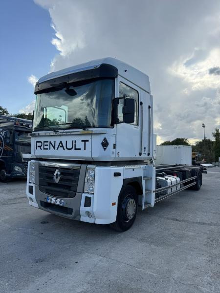 Container transporter/ Swap body truck Renault AE 480: picture 1