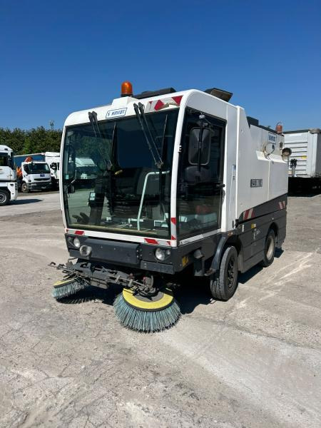Schmidt Clingo 500 Compact 400 - Road sweeper: picture 2 Schmidt Clingo 500 Compact 400 - Road sweeper: picture 2