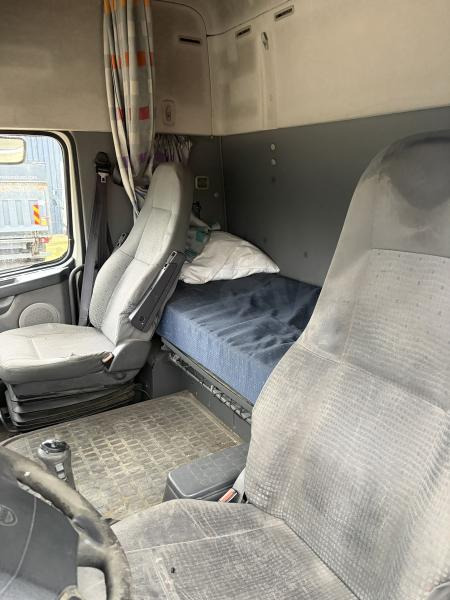 Volvo FH12 380 - Tractor unit: picture 3 Volvo FH12 380 - Tractor unit: picture 3