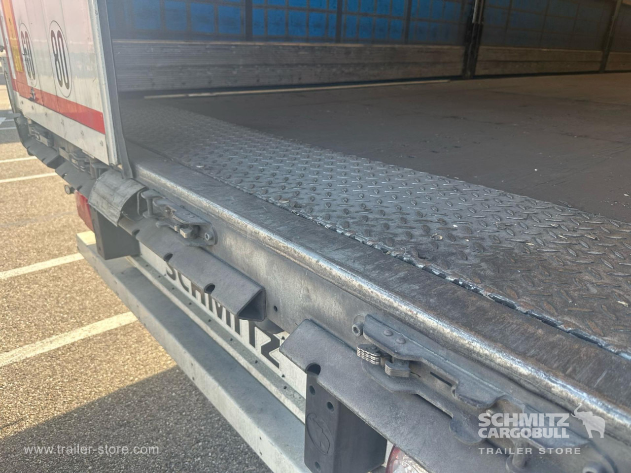 SCHMITZ Curtainsider Standard - Curtainsider semi-trailer: picture 3 SCHMITZ Curtainsider Standard - Curtainsider semi-trailer: picture 3