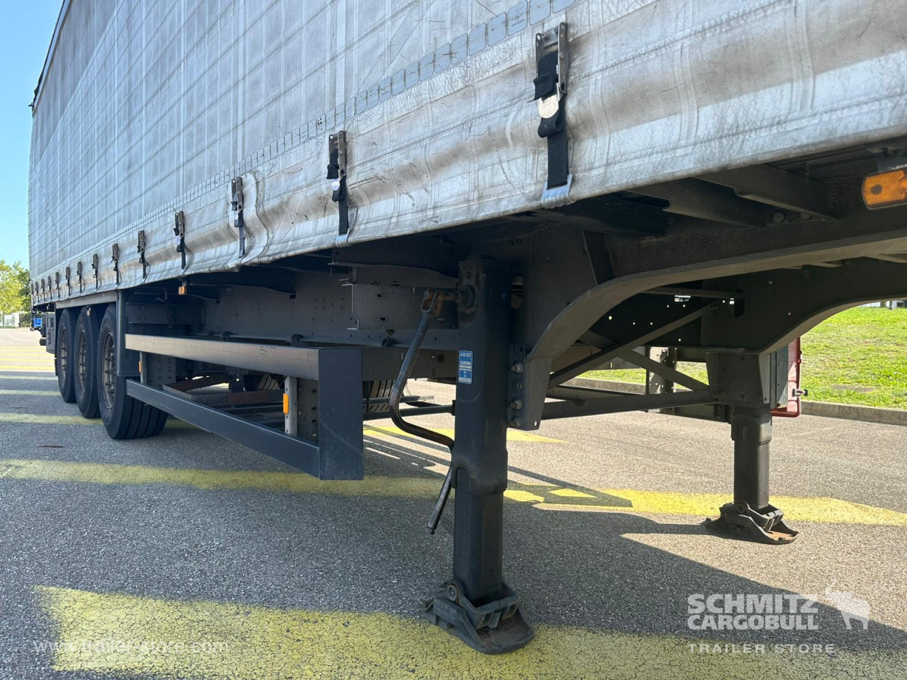 SCHMITZ Curtainsider Standard - Curtainsider semi-trailer: picture 3 SCHMITZ Curtainsider Standard - Curtainsider semi-trailer: picture 3