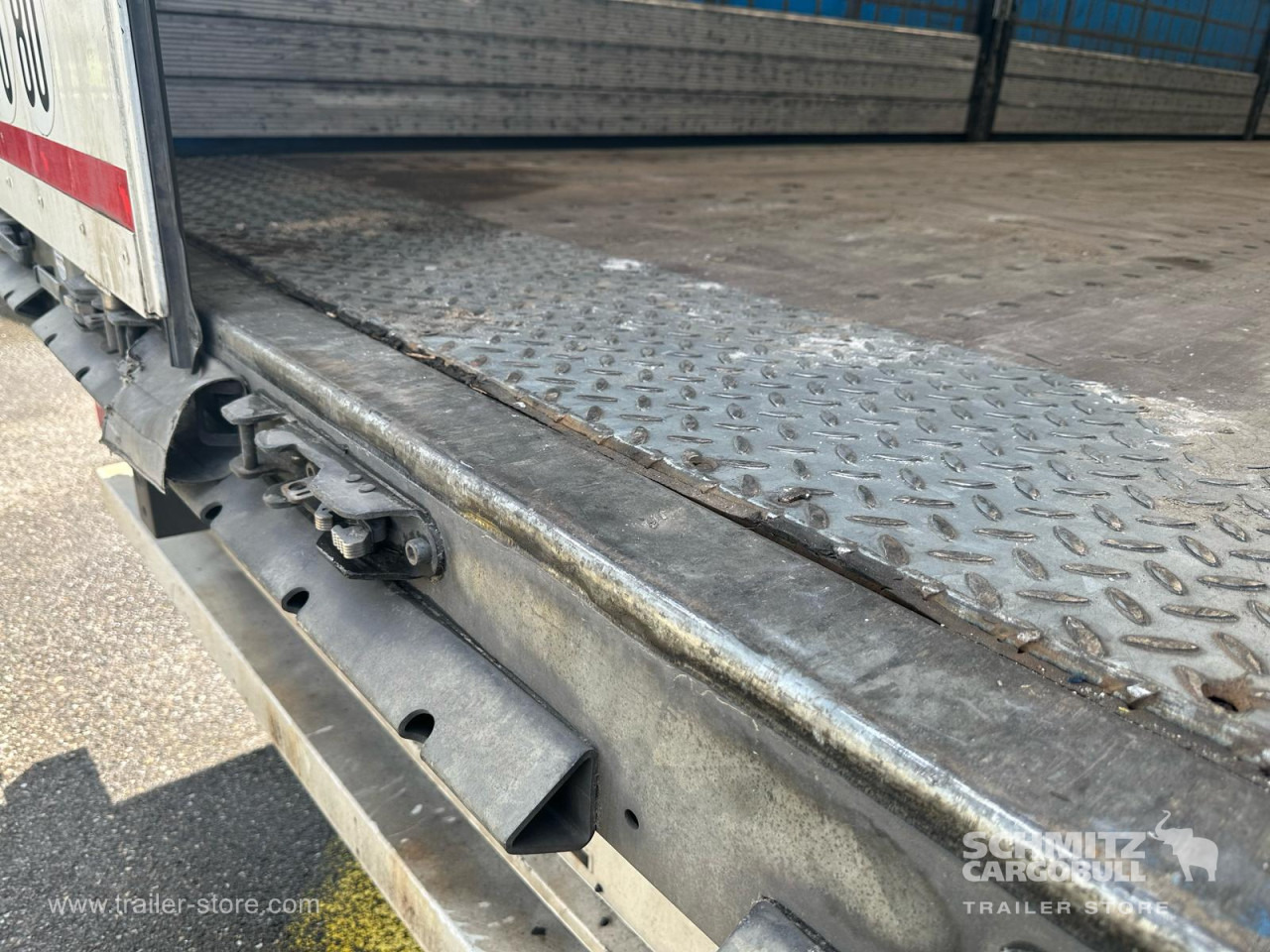 SCHMITZ Curtainsider Standard - Curtainsider semi-trailer: picture 4 SCHMITZ Curtainsider Standard - Curtainsider semi-trailer: picture 4