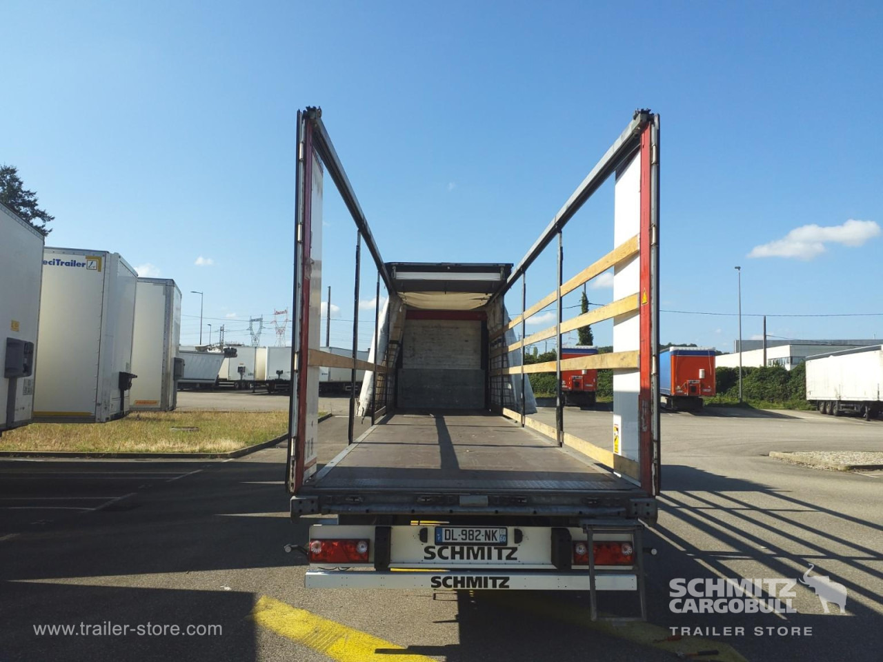 SCHMITZ Curtainsider Standard - Curtainsider semi-trailer: picture 3 SCHMITZ Curtainsider Standard - Curtainsider semi-trailer: picture 3