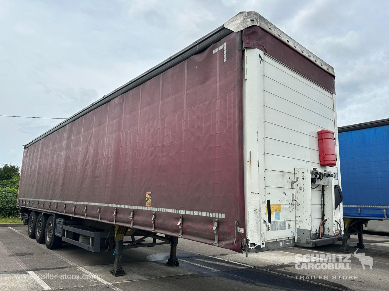 SCHMITZ Curtainsider Standard Taillift - Curtainsider semi-trailer: picture 1 SCHMITZ Curtainsider Standard Taillift - Curtainsider semi-trailer: picture 1