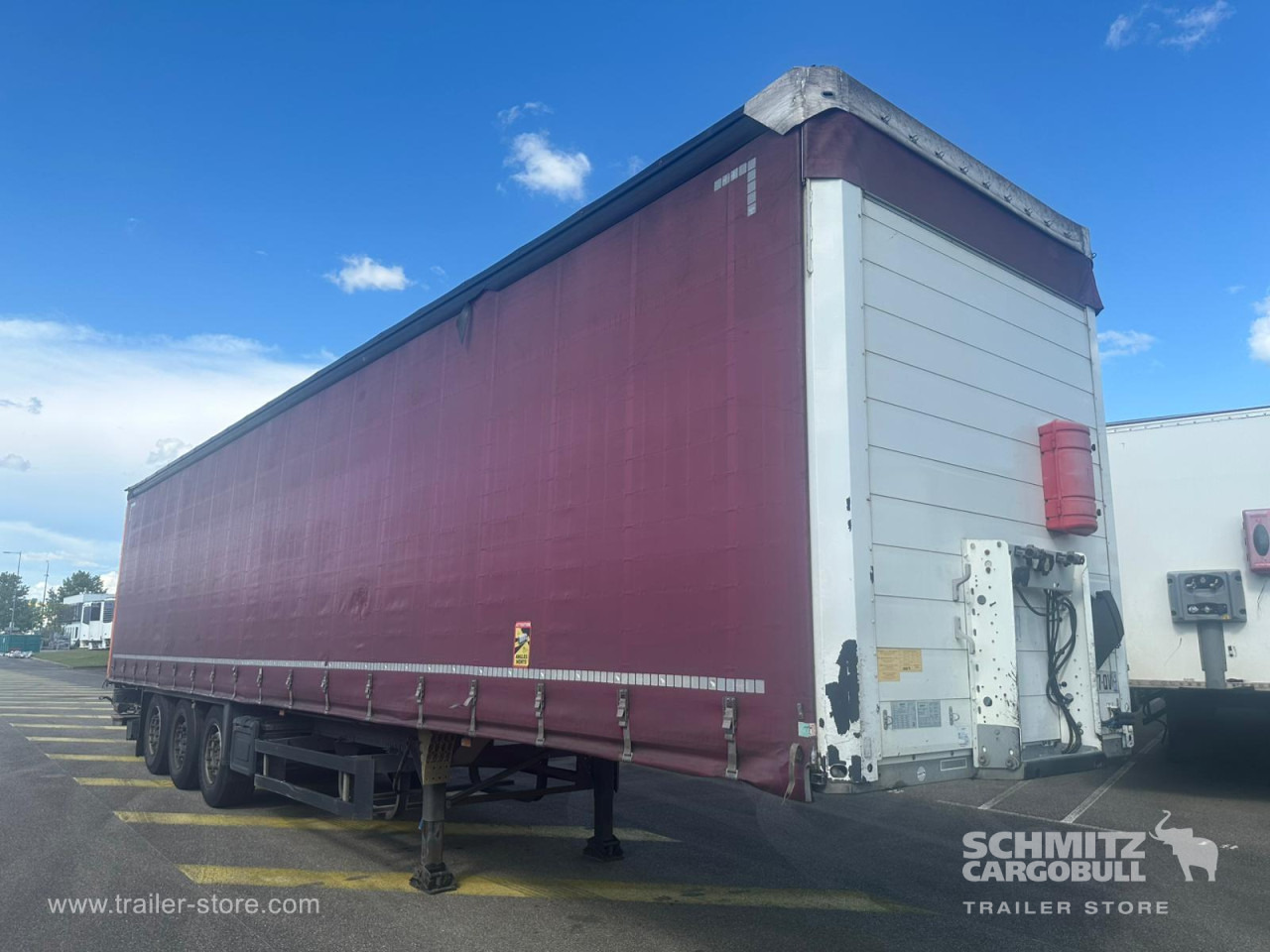 SCHMITZ Curtainsider Standard Taillift - Curtainsider semi-trailer: picture 1 SCHMITZ Curtainsider Standard Taillift - Curtainsider semi-trailer: picture 1