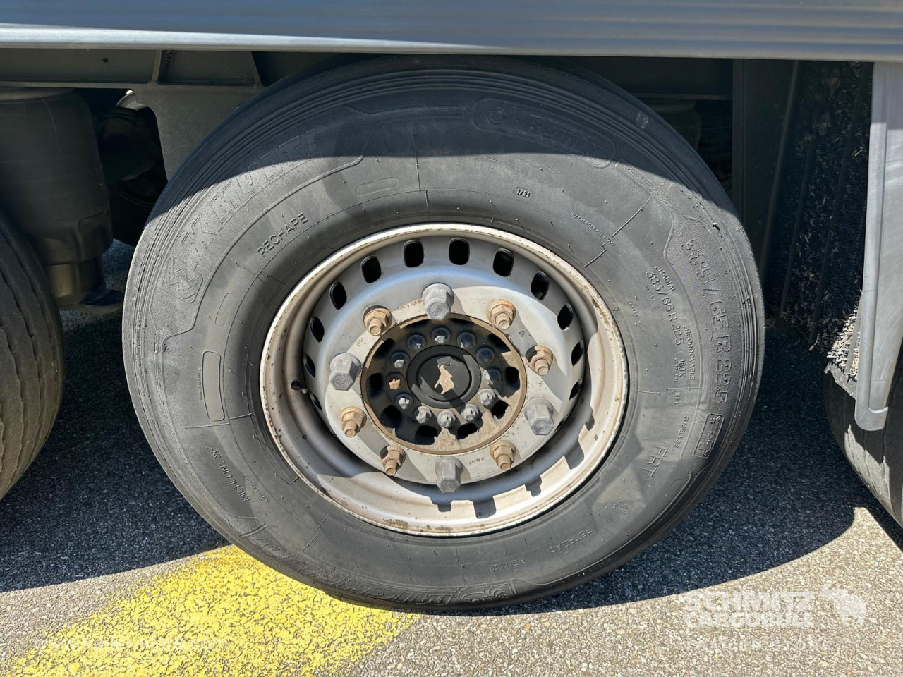 SCHMITZ Reefer Multitemp Double deck Taillift - Isothermal semi-trailer: picture 5 SCHMITZ Reefer Multitemp Double deck Taillift - Isothermal semi-trailer: picture 5