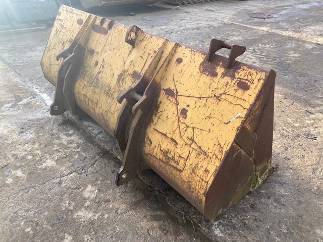 Case 580 - Loader bucket: picture 3 Case 580 - Loader bucket: picture 3