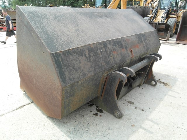 Case - Loader bucket for Construction machinery: picture 4 Case - Loader bucket for Construction machinery: picture 4