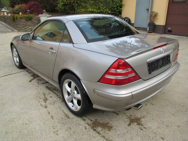 Mercedes SLK 200 - Car: picture 4 Mercedes SLK 200 - Car: picture 4