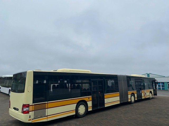 MAN A 23 Lions City Gelenkbus KLIMA 60 Sitze GURTE - Articulated bus: picture 4 MAN A 23 Lions City Gelenkbus KLIMA 60 Sitze GURTE - Articulated bus: picture 4