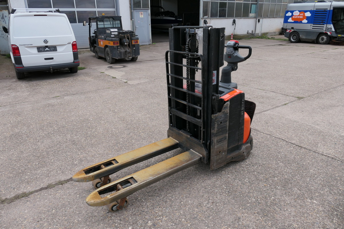 BT SWE 200D Batterie 16/2021 - Pallet truck: picture 2 BT SWE 200D Batterie 16/2021 - Pallet truck: picture 2