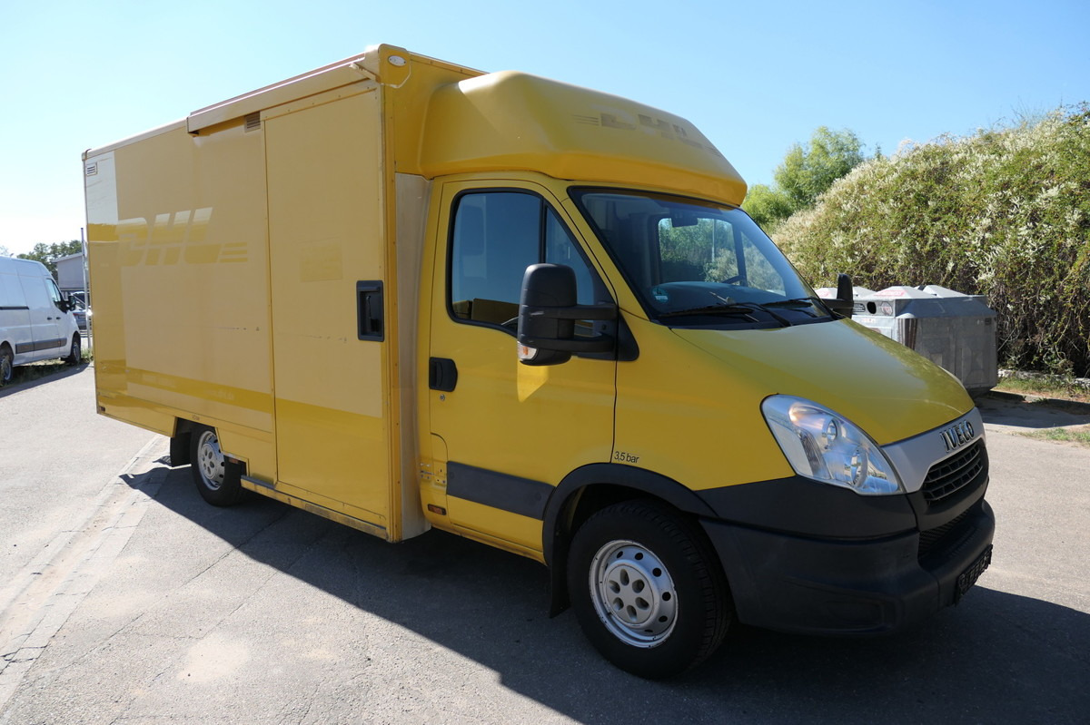 IVECO Daily 35 S11 C30C AUTOMATIK KAMERA Regale LUFT D - Closed box van: picture 2 IVECO Daily 35 S11 C30C AUTOMATIK KAMERA Regale LUFT D - Closed box van: picture 2