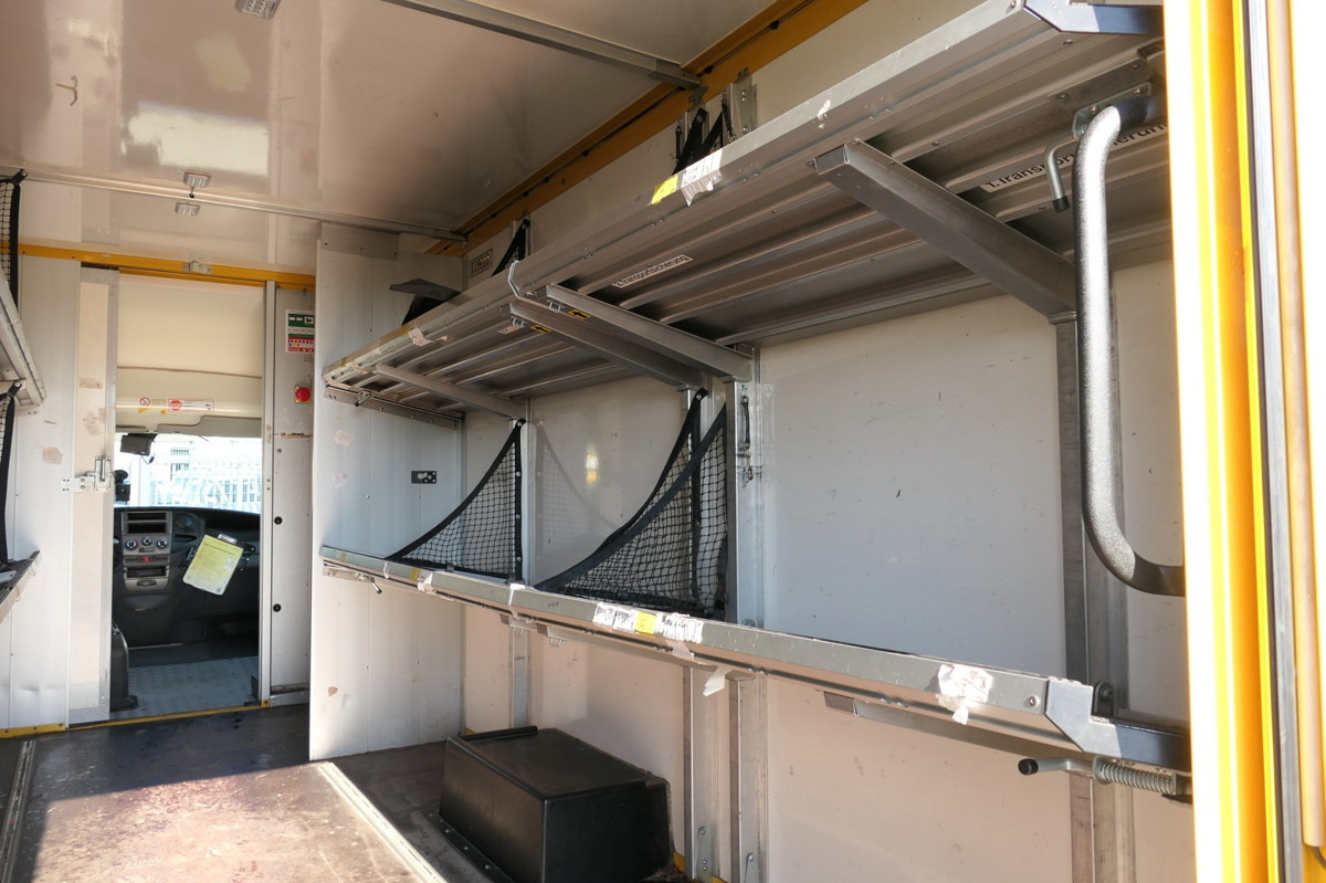 IVECO Daily 35 S11 C30C AUTOMATIK KAMERA Regale LUFT D - Closed box van: picture 5 IVECO Daily 35 S11 C30C AUTOMATIK KAMERA Regale LUFT D - Closed box van: picture 5