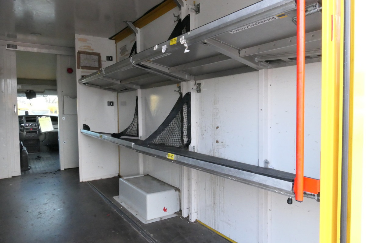 Closed box van IVECO Daily 35 S11 C30C AUTOMATIK KAMERA Regale LUFT D: picture 7 Closed box van IVECO Daily 35 S11 C30C AUTOMATIK KAMERA Regale LUFT D: picture 7