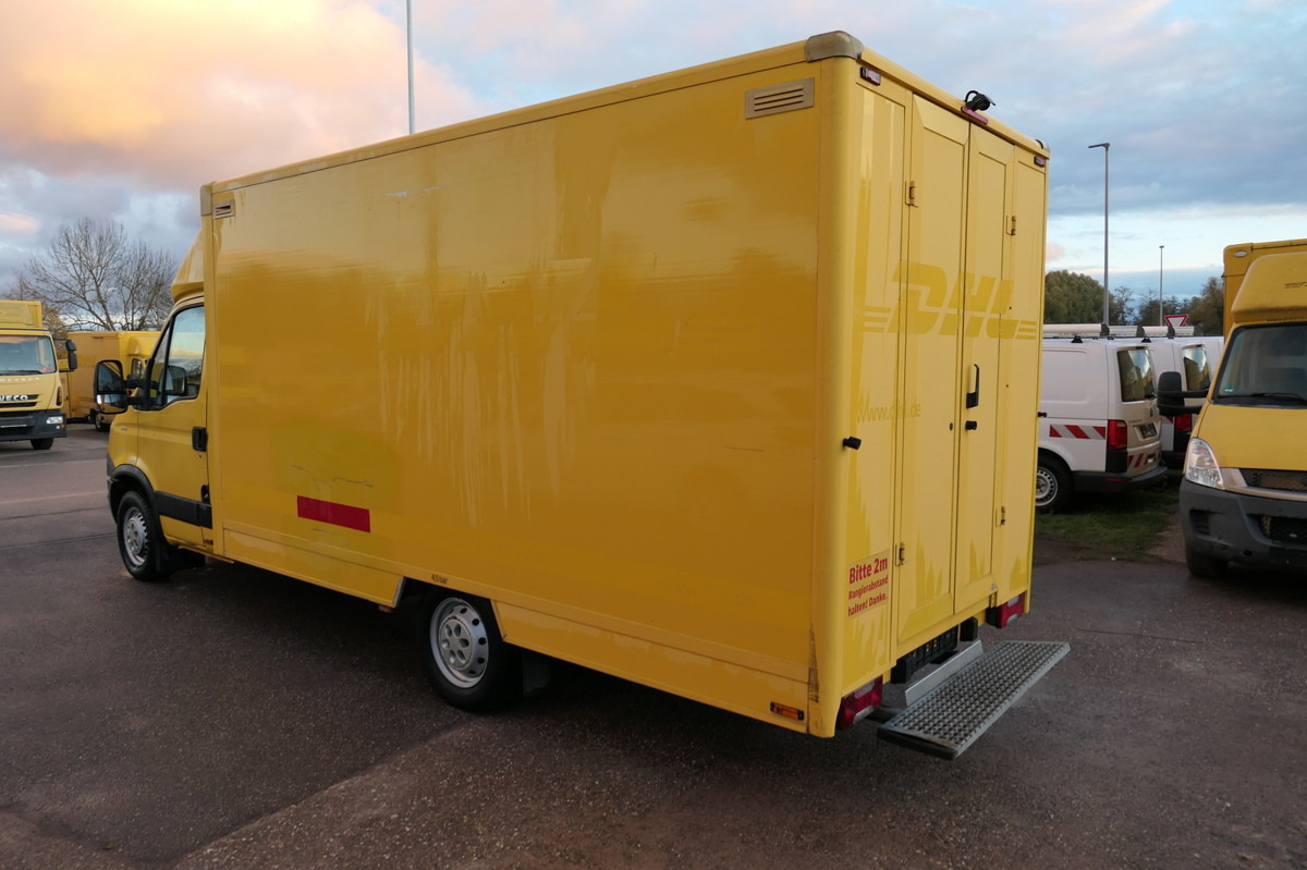 IVECO Daily 35 S11 C30C AUTOMATIK KAMERA Regale LUFT D - Closed box van: picture 4 IVECO Daily 35 S11 C30C AUTOMATIK KAMERA Regale LUFT D - Closed box van: picture 4