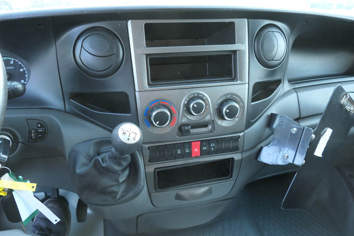 Closed box van IVECO Daily 35 S11 C30C AUTOMATIK KAMERA Regale LUFT D: picture 10 Closed box van IVECO Daily 35 S11 C30C AUTOMATIK KAMERA Regale LUFT D: picture 10