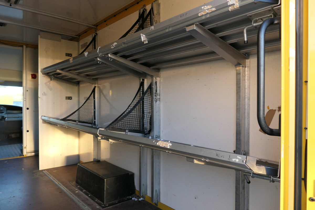 Closed box van IVECO Daily 35 S11 C30C AUTOMATIK KAMERA Regale LUFT D: picture 8