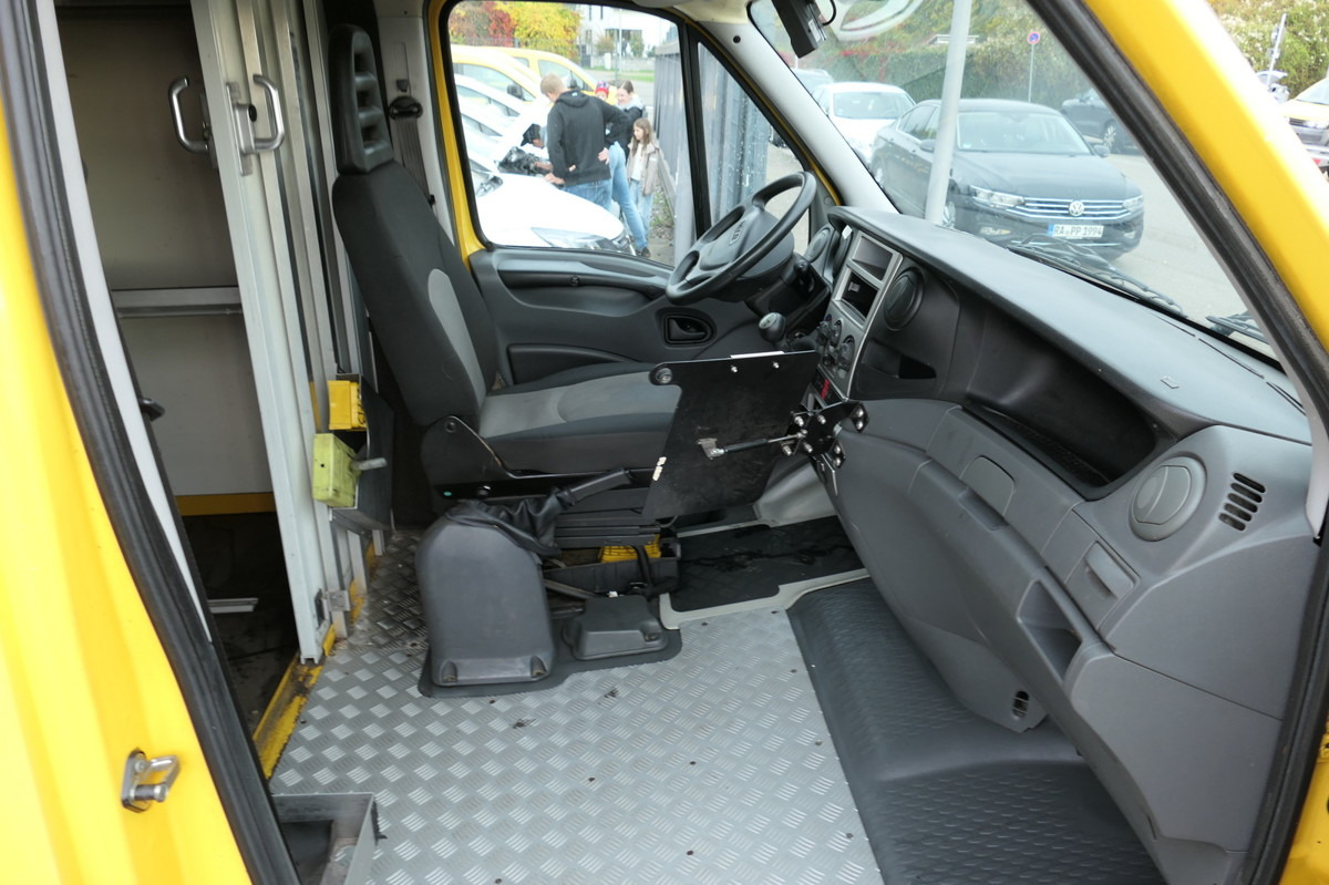 IVECO Daily 35 S11 C30C AUTOMATIK KAMERA Regale LUFT - Closed box van: picture 5 IVECO Daily 35 S11 C30C AUTOMATIK KAMERA Regale LUFT - Closed box van: picture 5