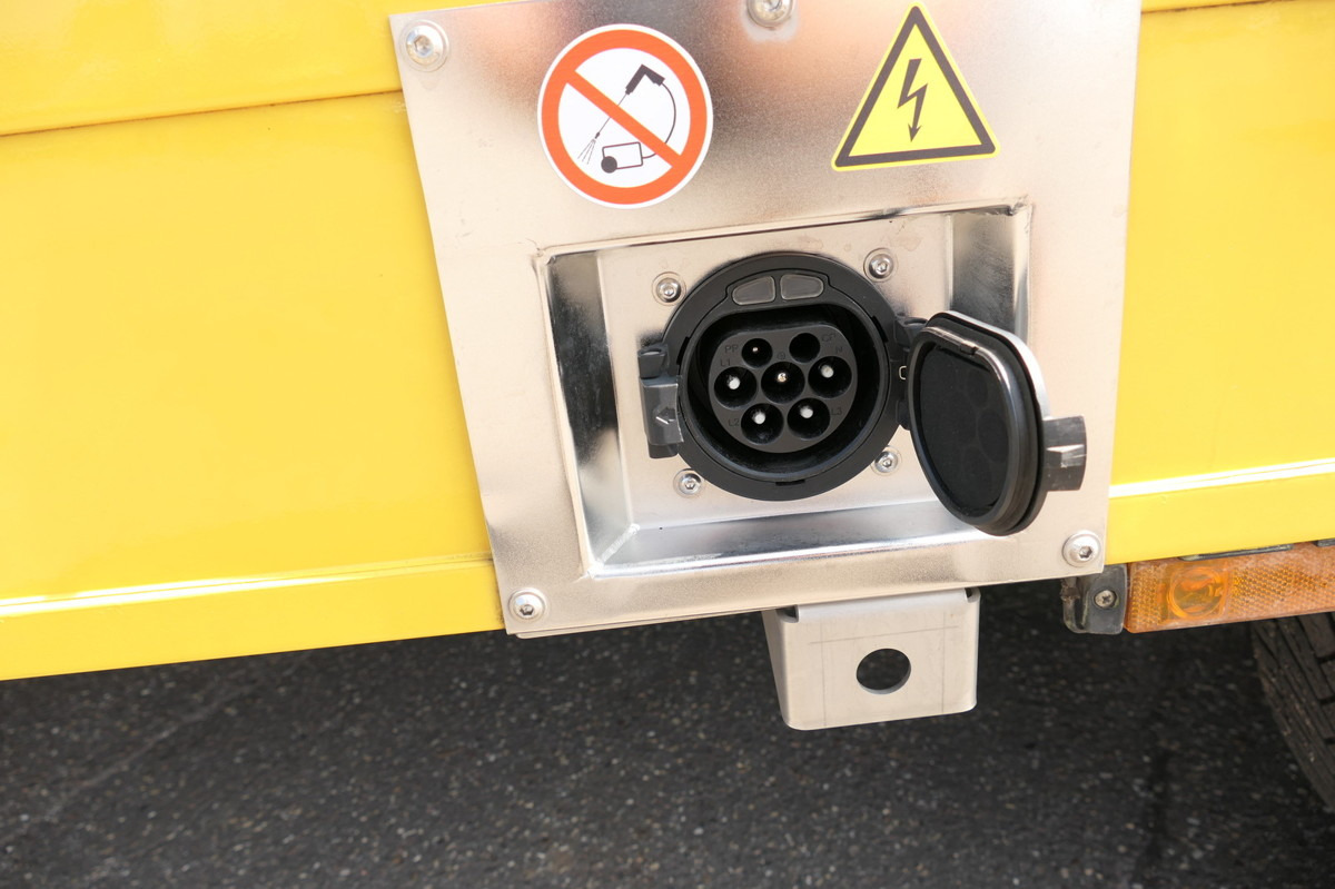 IVECO Daily 35 S11 C30C ELEKTRO COC Umbau 12/2021 Firm - Closed box van, Electric van: picture 5 IVECO Daily 35 S11 C30C ELEKTRO COC Umbau 12/2021 Firm - Closed box van, Electric van: picture 5
