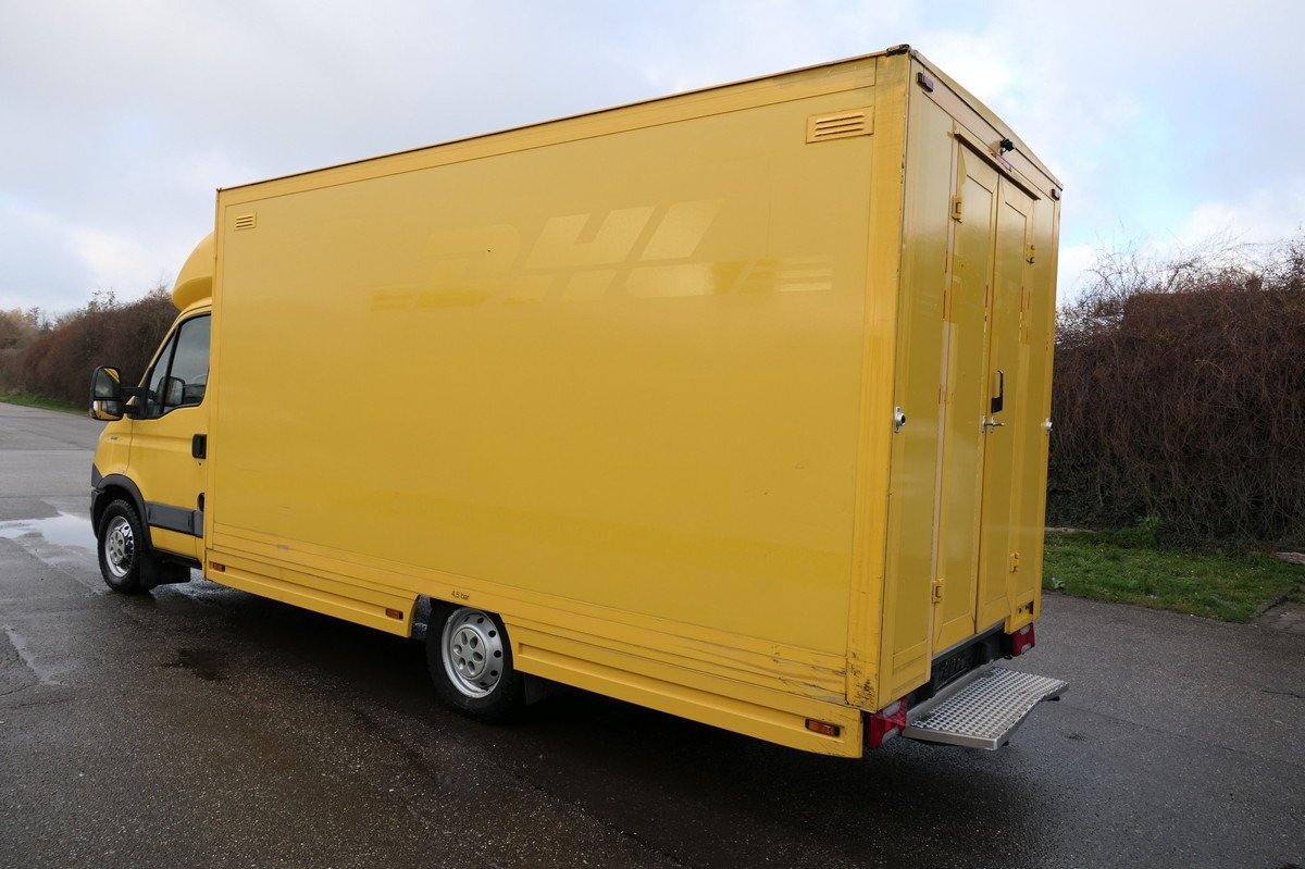 IVECO Daily 35 S11 C30C KURZ AUTOMATIK KAMERA Regale L - Closed box van: picture 4 IVECO Daily 35 S11 C30C KURZ AUTOMATIK KAMERA Regale L - Closed box van: picture 4