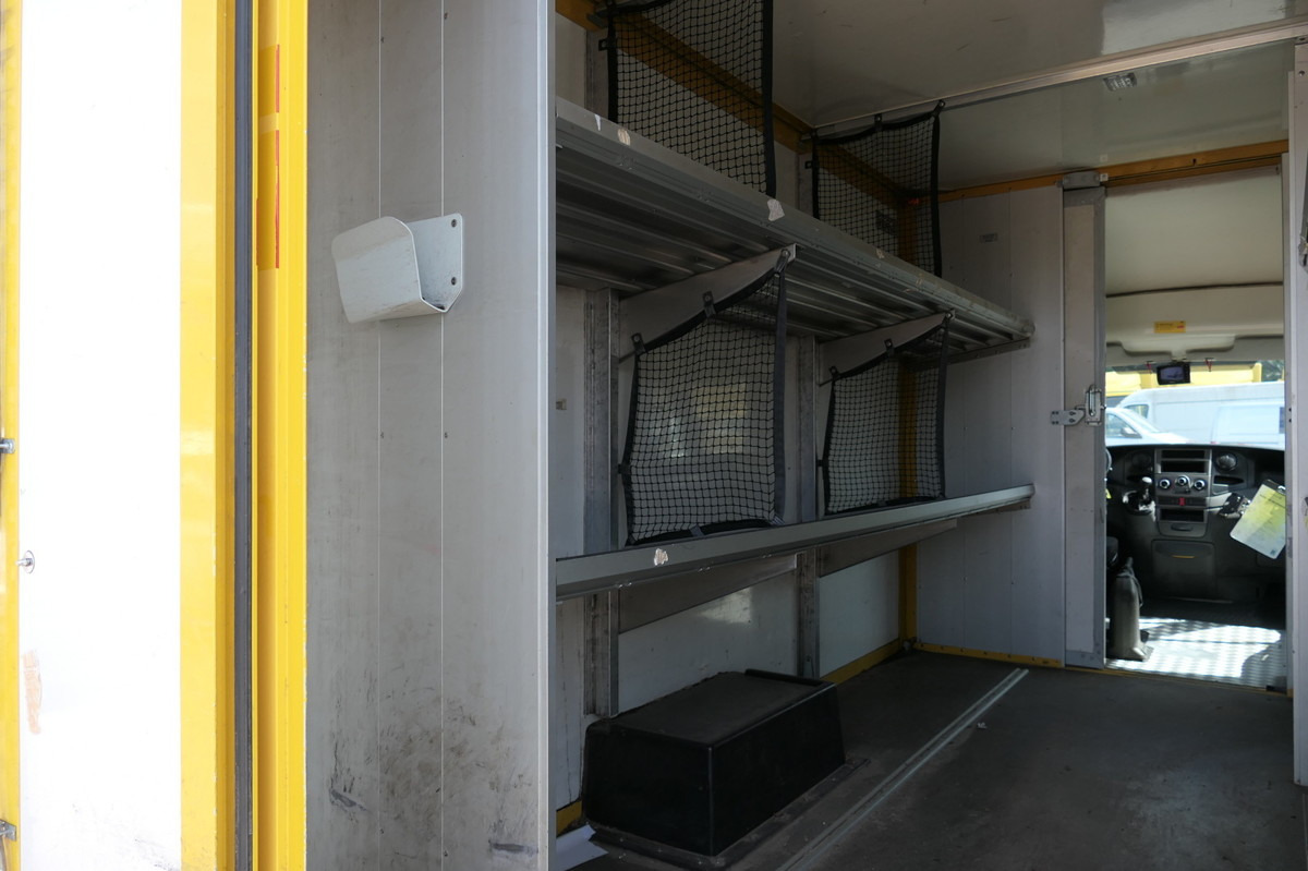 IVECO Daily 35 S11 C30C KURZ AUTOMATIK KAMERA Regale L - Closed box van: picture 5 IVECO Daily 35 S11 C30C KURZ AUTOMATIK KAMERA Regale L - Closed box van: picture 5