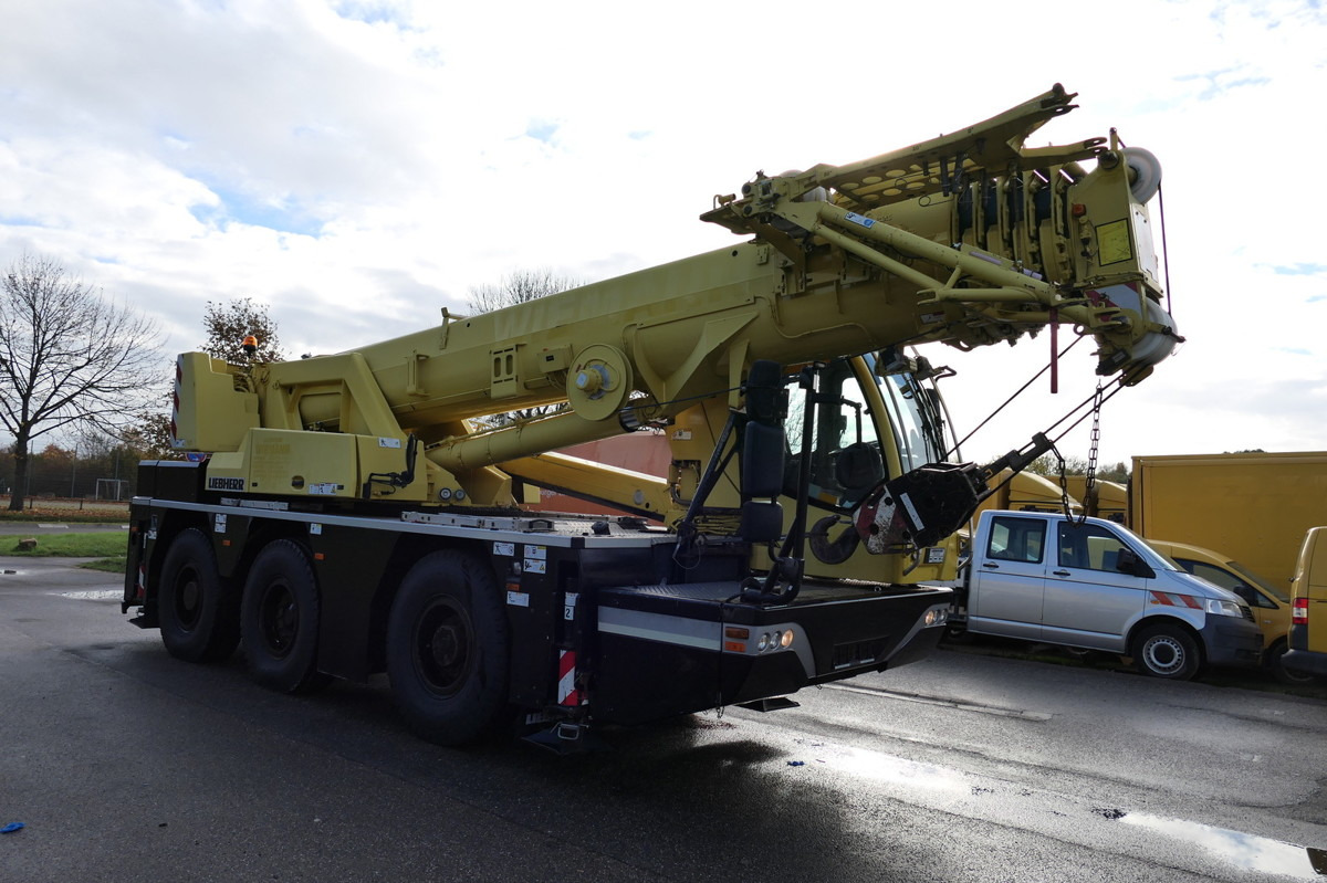 LIEBHERR LTC 1045-3.1 - Mobile crane: picture 3 LIEBHERR LTC 1045-3.1 - Mobile crane: picture 3