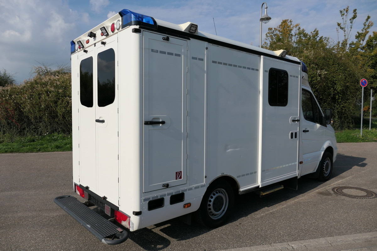 MERCEDES-BENZ 319 Sprinter 6-Zylinder Rettungswagen Strobel - Ambulance: picture 4 MERCEDES-BENZ 319 Sprinter 6-Zylinder Rettungswagen Strobel - Ambulance: picture 4