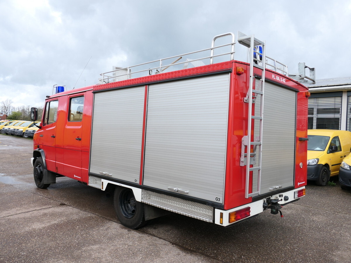 MERCEDES-BENZ 814 D LF 8/6 DoKa AHK Löschwassertank 600L Schli - Ambulance: picture 4 MERCEDES-BENZ 814 D LF 8/6 DoKa AHK Löschwassertank 600L Schli - Ambulance: picture 4