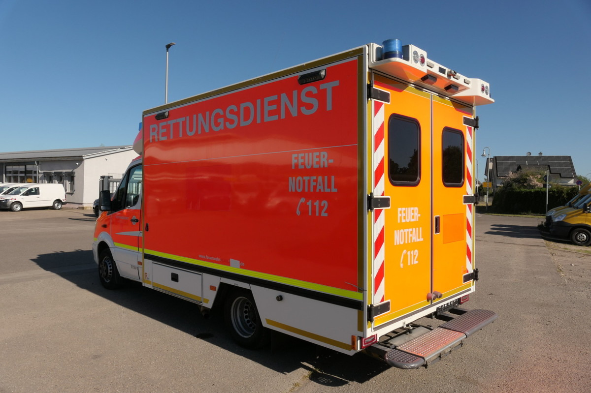 MERCEDES-BENZ Sprinter 519 CDI Klima Krankenwagen - Ambulance: picture 4 MERCEDES-BENZ Sprinter 519 CDI Klima Krankenwagen - Ambulance: picture 4