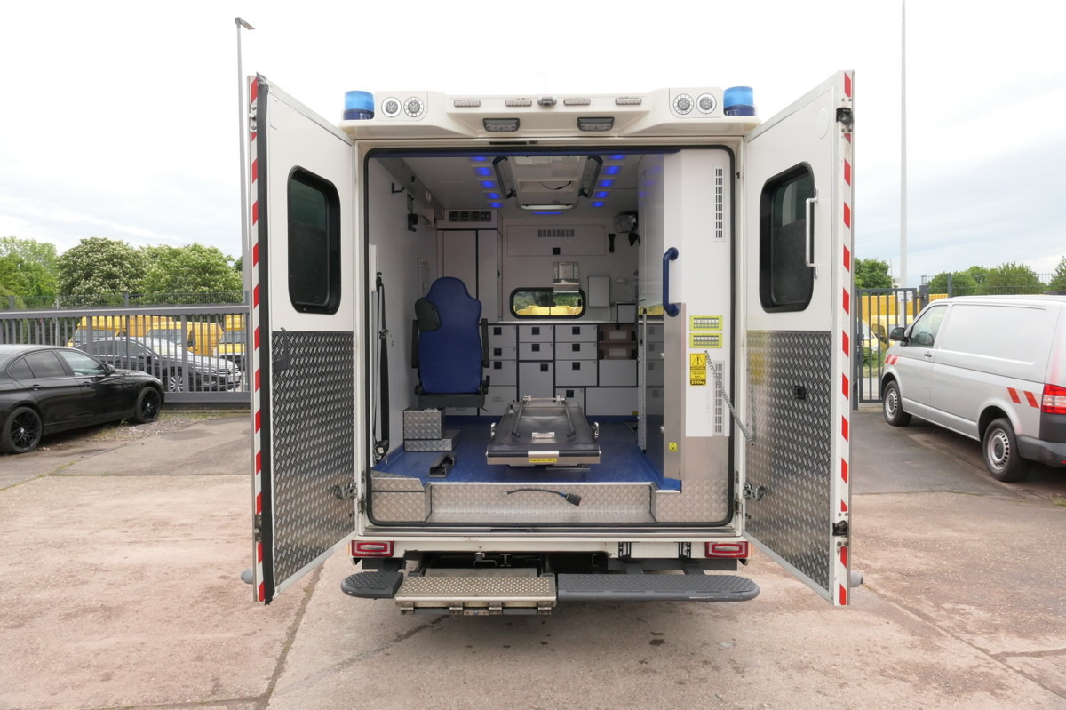 MERCEDES-BENZ Sprinter 519 CDI Klima Krankenwagen - Ambulance: picture 5 MERCEDES-BENZ Sprinter 519 CDI Klima Krankenwagen - Ambulance: picture 5