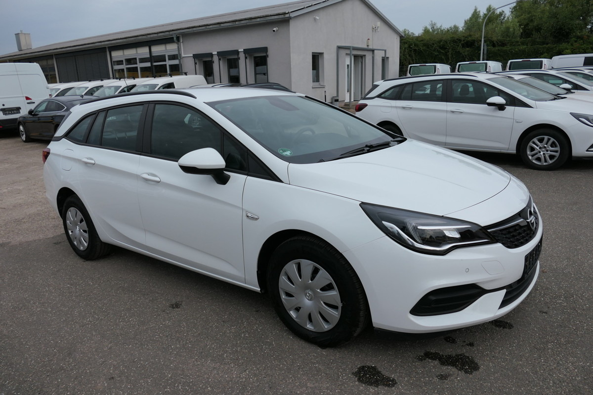 OPEL Astra Sports Tourer 1.5 CDTI KLIMA - Estate car: picture 2 OPEL Astra Sports Tourer 1.5 CDTI KLIMA - Estate car: picture 2