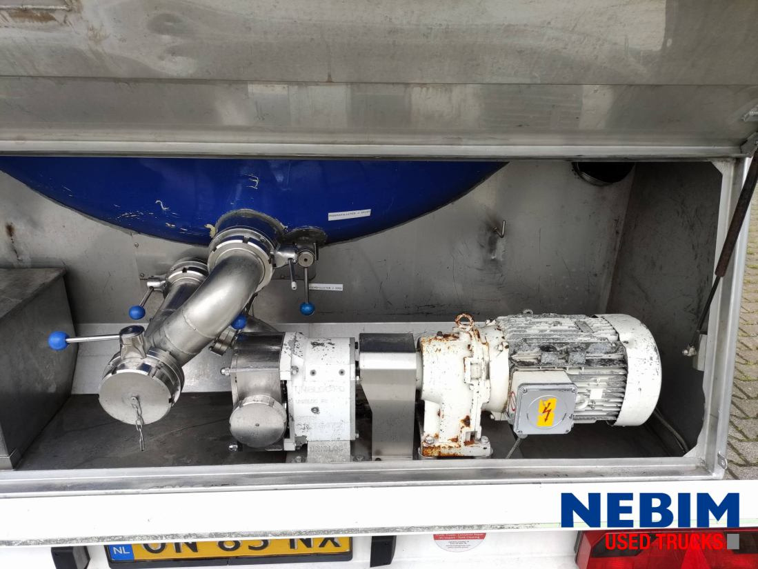 Feldbinder TSA 33.3-3 Unibloc pump electr - 3 comp. 8.000 / 2 2.500 / 3.000 Ltr. - Tanker semi-trailer: picture 3 Feldbinder TSA 33.3-3 Unibloc pump electr - 3 comp. 8.000 / 2 2.500 / 3.000 Ltr. - Tanker semi-trailer: picture 3