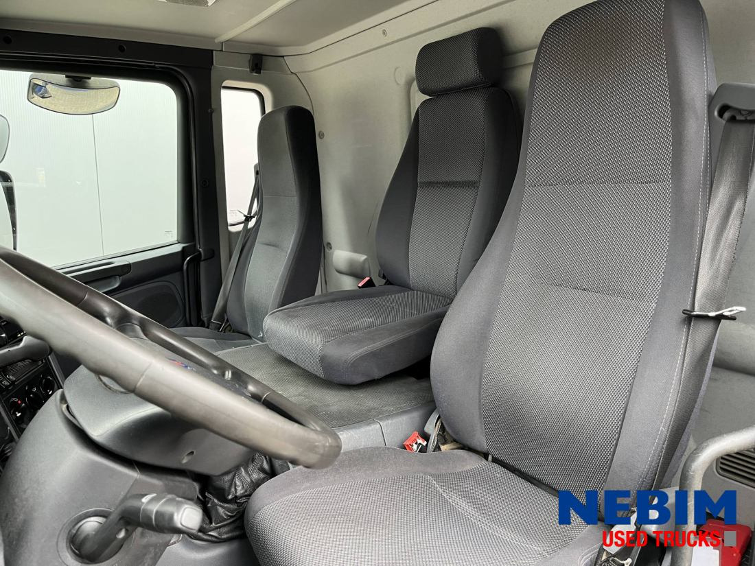 Box truck Scania P270 343.938km - 3 front seats: picture 8