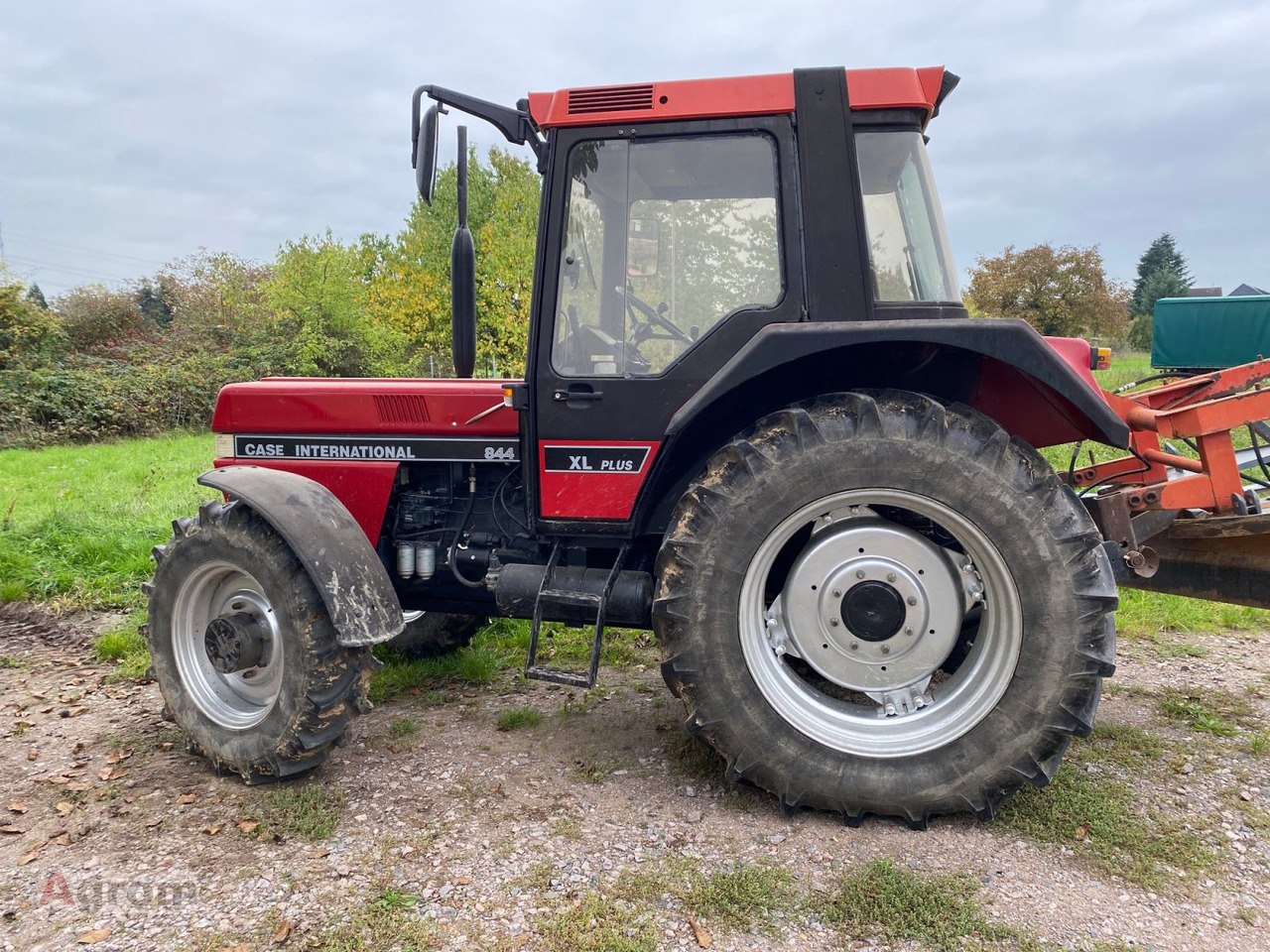 Case IH 844 A - Farm tractor: picture 2 Case IH 844 A - Farm tractor: picture 2