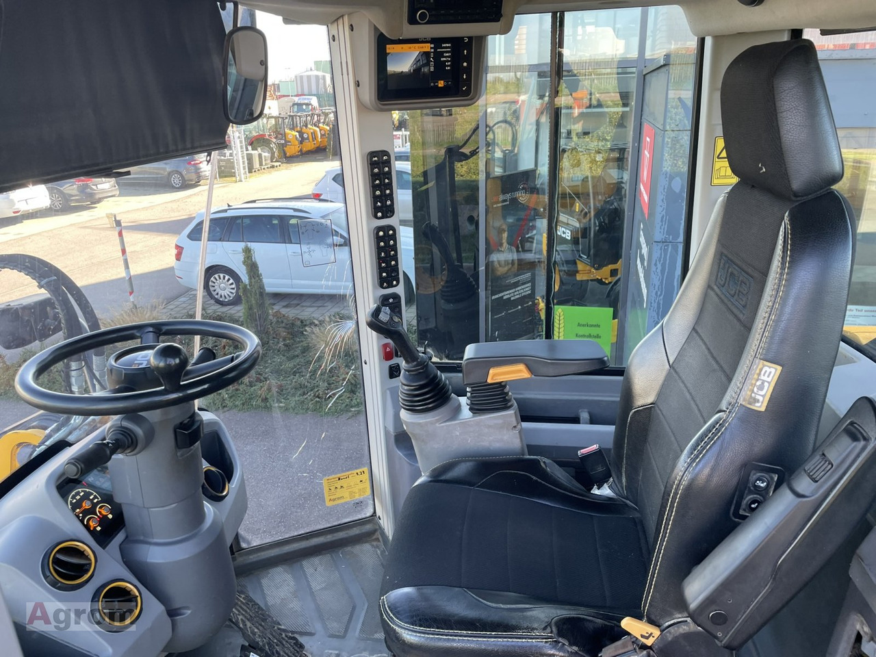 Wheel loader JCB 427 HT Agri: picture 11