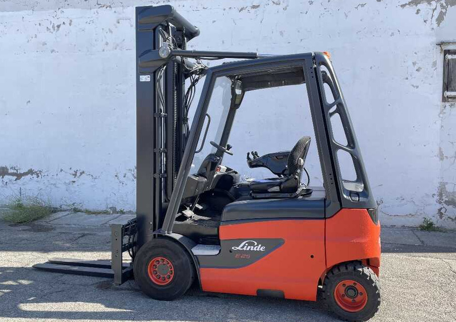 Linde E 25 -387 (Batteria NUOVA) - Electric forklift: picture 2 Linde E 25 -387 (Batteria NUOVA) - Electric forklift: picture 2