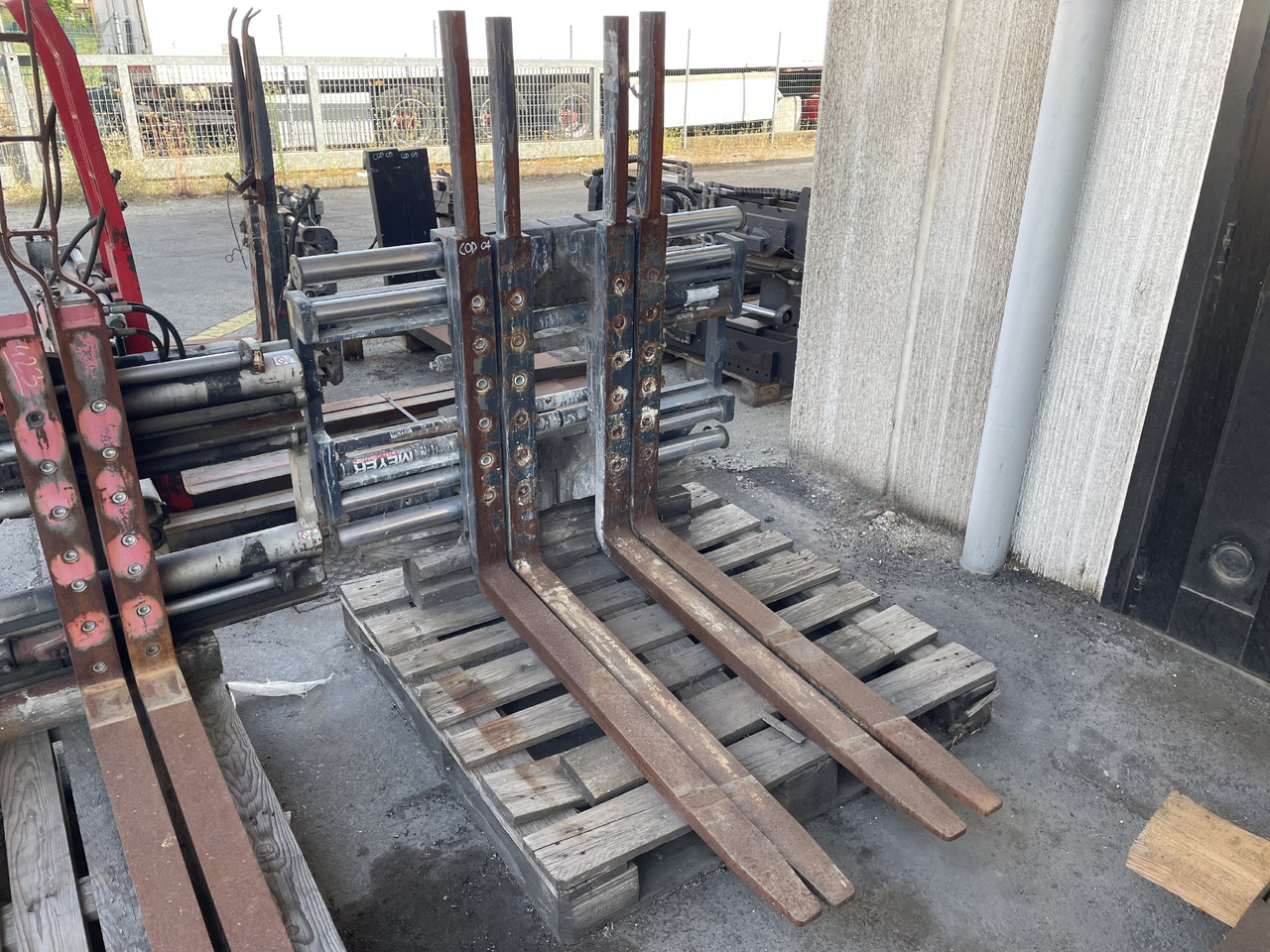 MEYER 6 - 6706M - Forks for Forklift: picture 1 MEYER 6 - 6706M - Forks for Forklift: picture 1