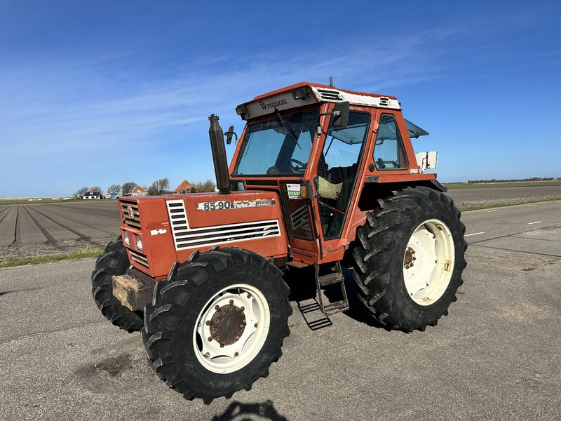 Fiat 85-90 DT - Farm tractor: picture 1 Fiat 85-90 DT - Farm tractor: picture 1