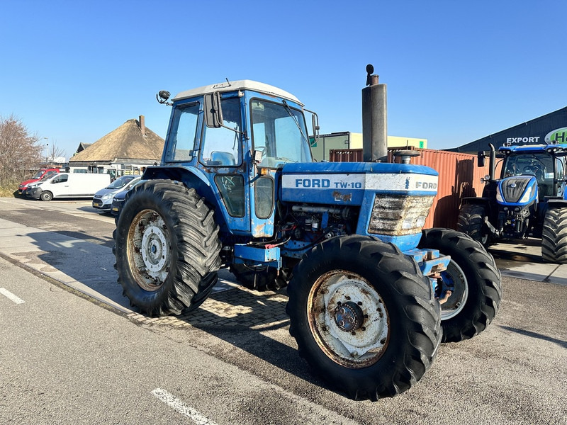 Ford TW-10 - Farm tractor: picture 3 Ford TW-10 - Farm tractor: picture 3