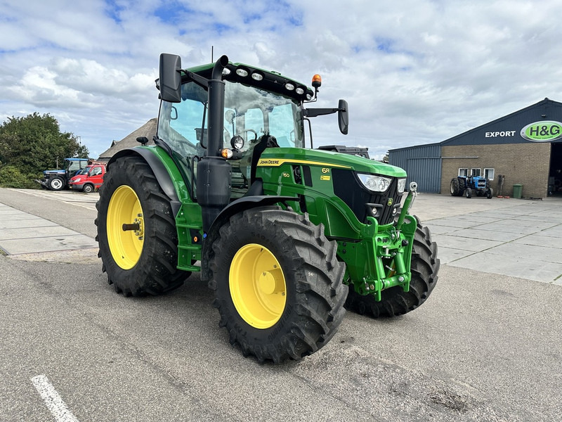 John Deere 6R150 - Farm tractor: picture 4 John Deere 6R150 - Farm tractor: picture 4