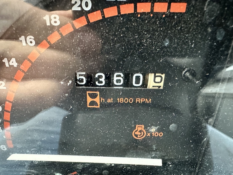 Massey Ferguson 390 - Farm tractor: picture 5 Massey Ferguson 390 - Farm tractor: picture 5