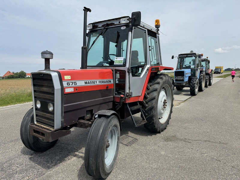 Massey Ferguson 675 - Farm tractor: picture 1 Massey Ferguson 675 - Farm tractor: picture 1