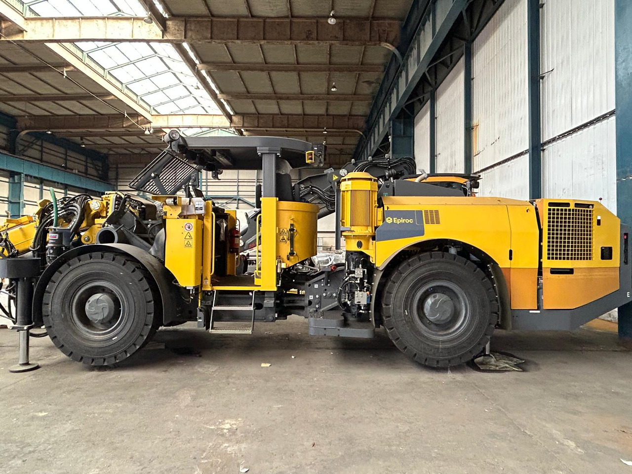 Atlas Copco (Epiroc) Boltec EC - Directional boring machine: picture 1 Atlas Copco (Epiroc) Boltec EC - Directional boring machine: picture 1