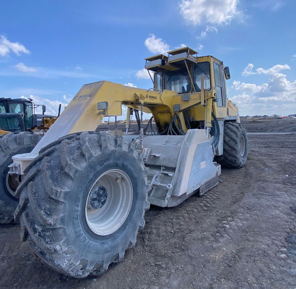 Bomag MPH 122-2 - Soil stabilizer: picture 1 Bomag MPH 122-2 - Soil stabilizer: picture 1