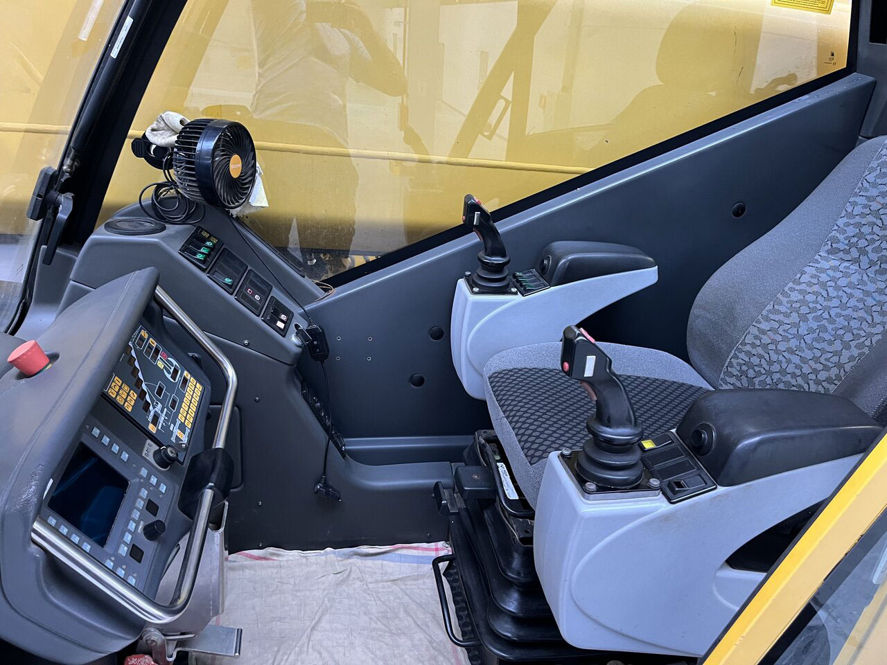 Grove GMK 2035 E - Mobile crane: picture 4 Grove GMK 2035 E - Mobile crane: picture 4