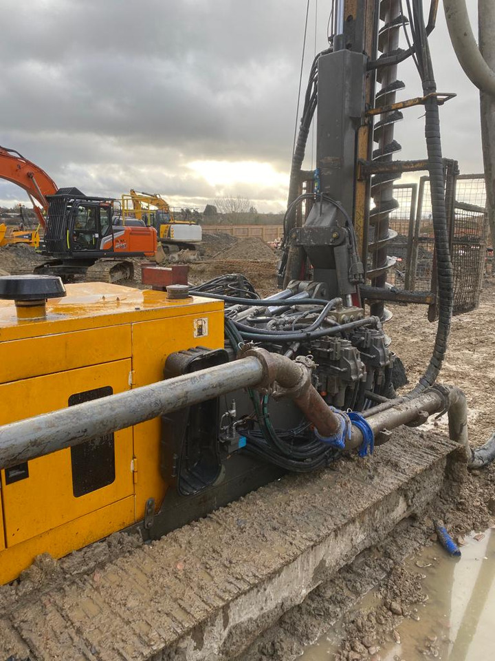 Klemm KR 709-2 - Pile driver: picture 4 Klemm KR 709-2 - Pile driver: picture 4