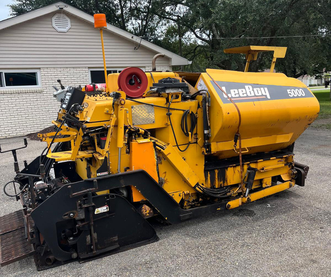 Leeboy 5000 - Asphalt paver: picture 2 Leeboy 5000 - Asphalt paver: picture 2