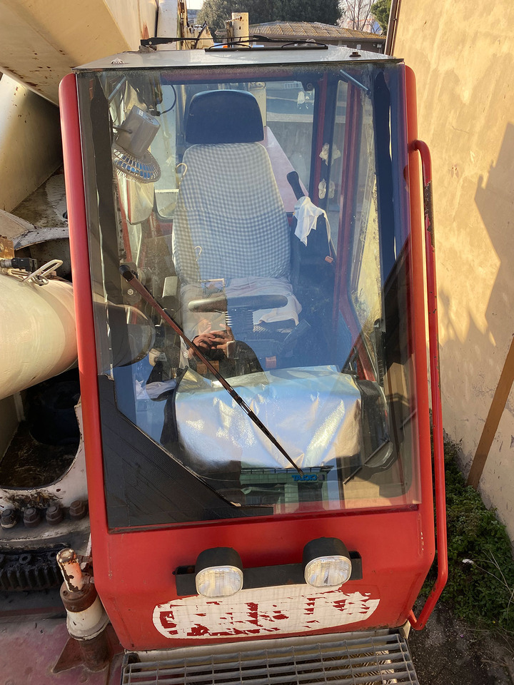 Rigo RTT1200 - Mobile crane: picture 4 Rigo RTT1200 - Mobile crane: picture 4