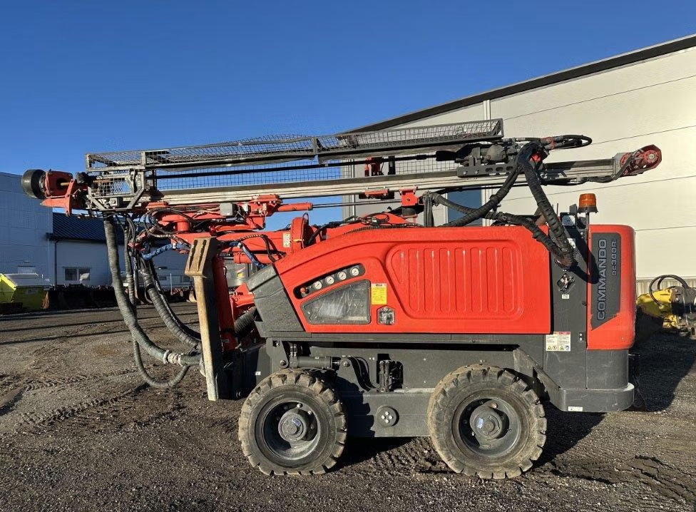 Sandvik Commando DC300Ri - Drilling rig: picture 1 Sandvik Commando DC300Ri - Drilling rig: picture 1