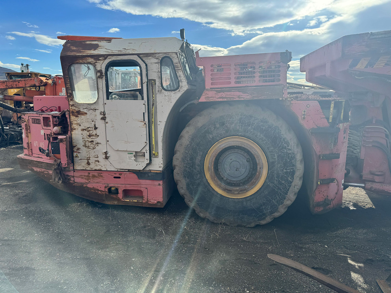 Sandvik TH430 - Mining equipment: picture 3 Sandvik TH430 - Mining equipment: picture 3